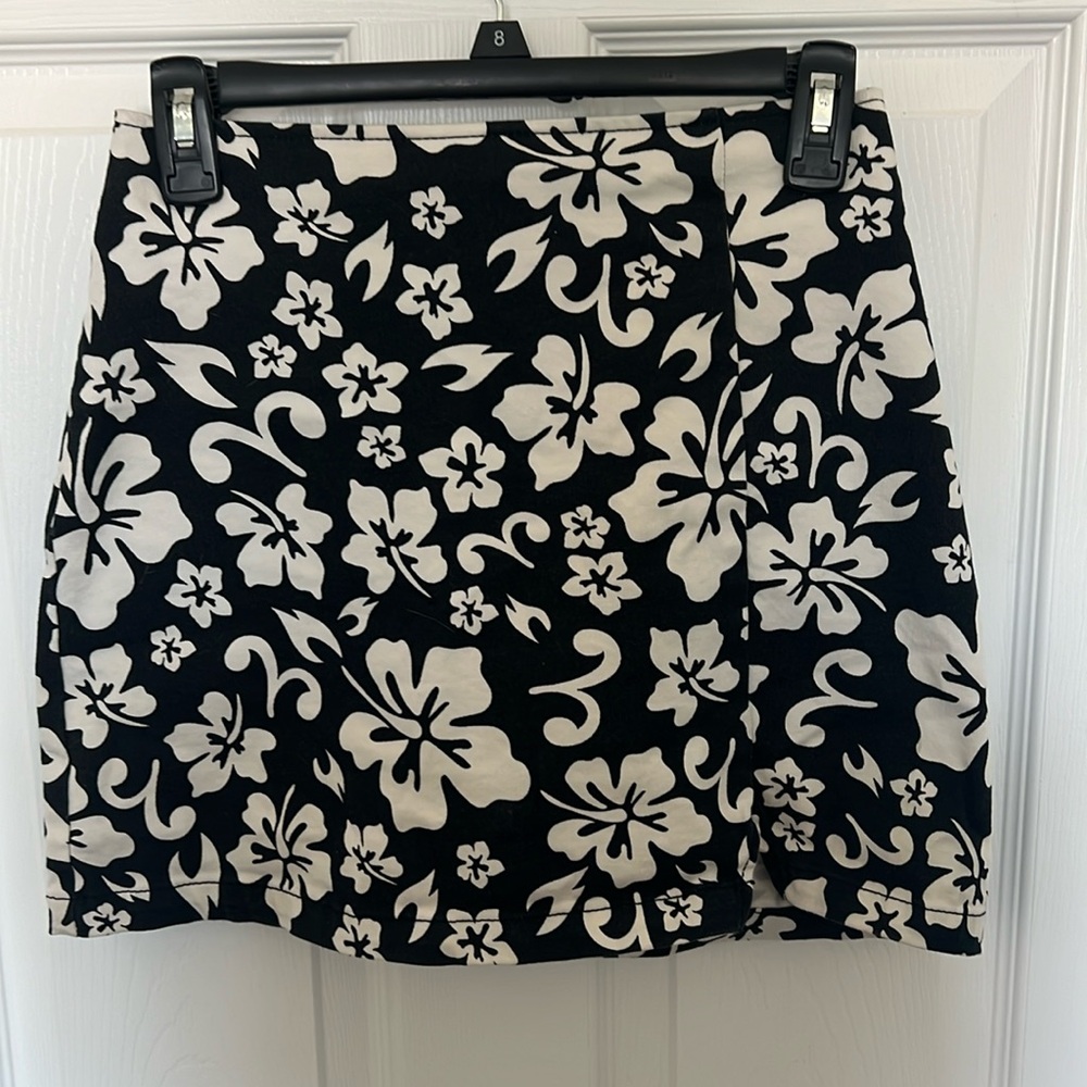 Wild fable mini skirt size 6